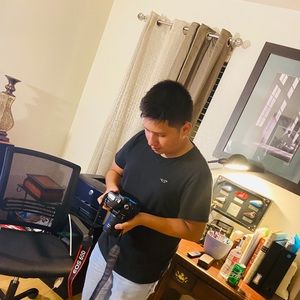 Meet your Posher, Alvaro